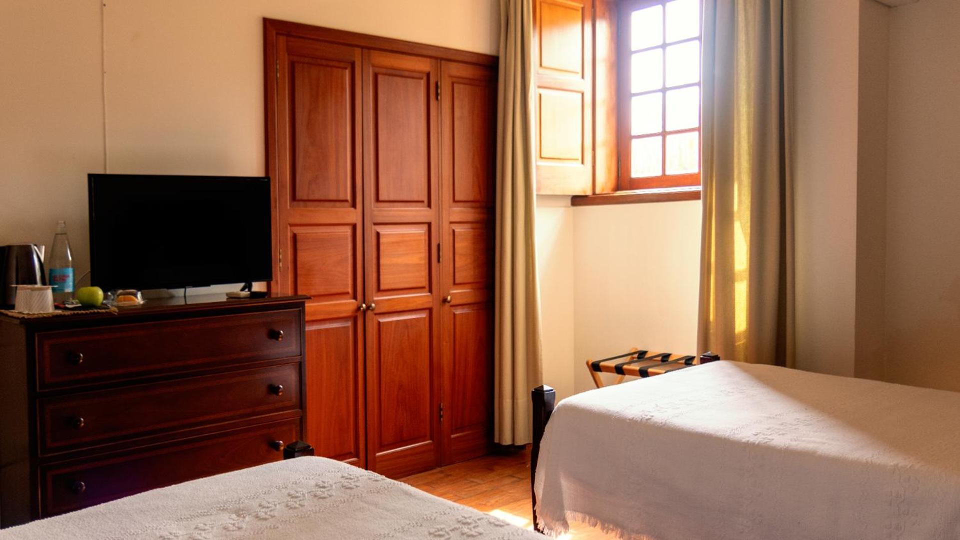 Quinta Da Nasce Agua Aparthotel Angra do Heroísmo Buitenkant foto